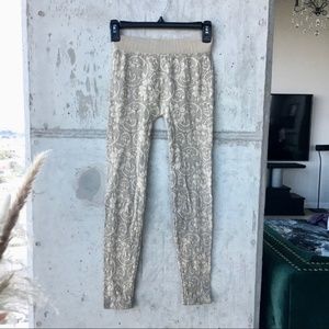 Nikibiki Cream Floral Print Leggings OS